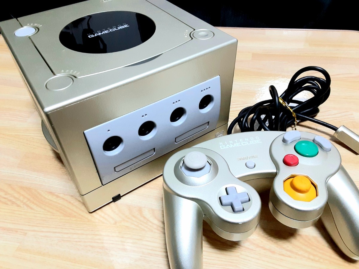 Nintendo GAMECUBE トイザらス限定カラー スターライトゴールド 本体