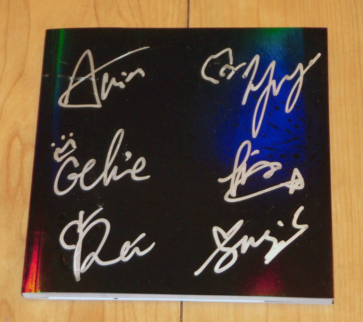 Yahoo!オークション - IVE 韓国1stシングル「ELEVEN」CD (Ver.1) 直筆