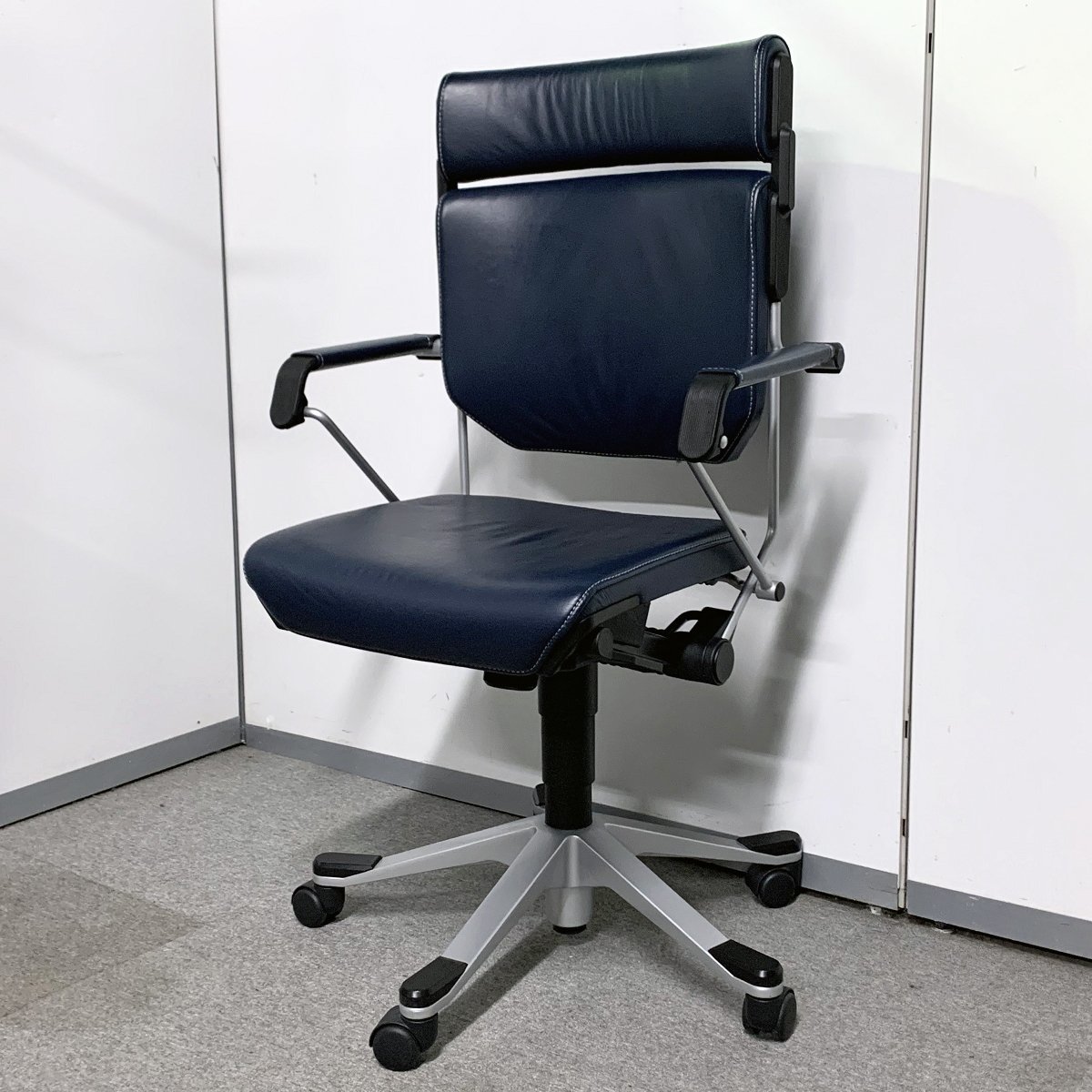 Yahoo!オークション - 3 giroflex ジロフレックス33 /本革張り レザー