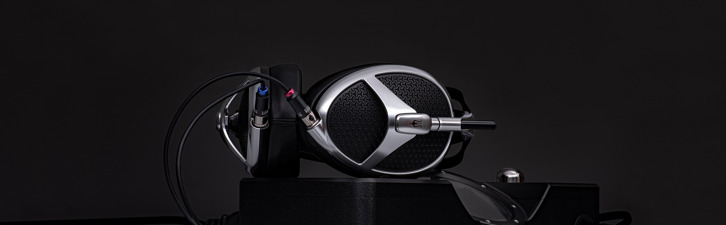 Meze Audio Elite レビュー：スペック競争を超えた、真の音楽体験への