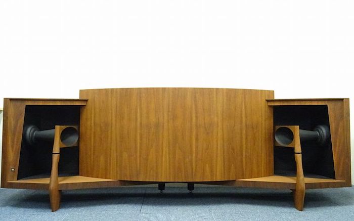 JBLの【名機】といえばParagon（パラゴン）。鳴らしてよし、飾って