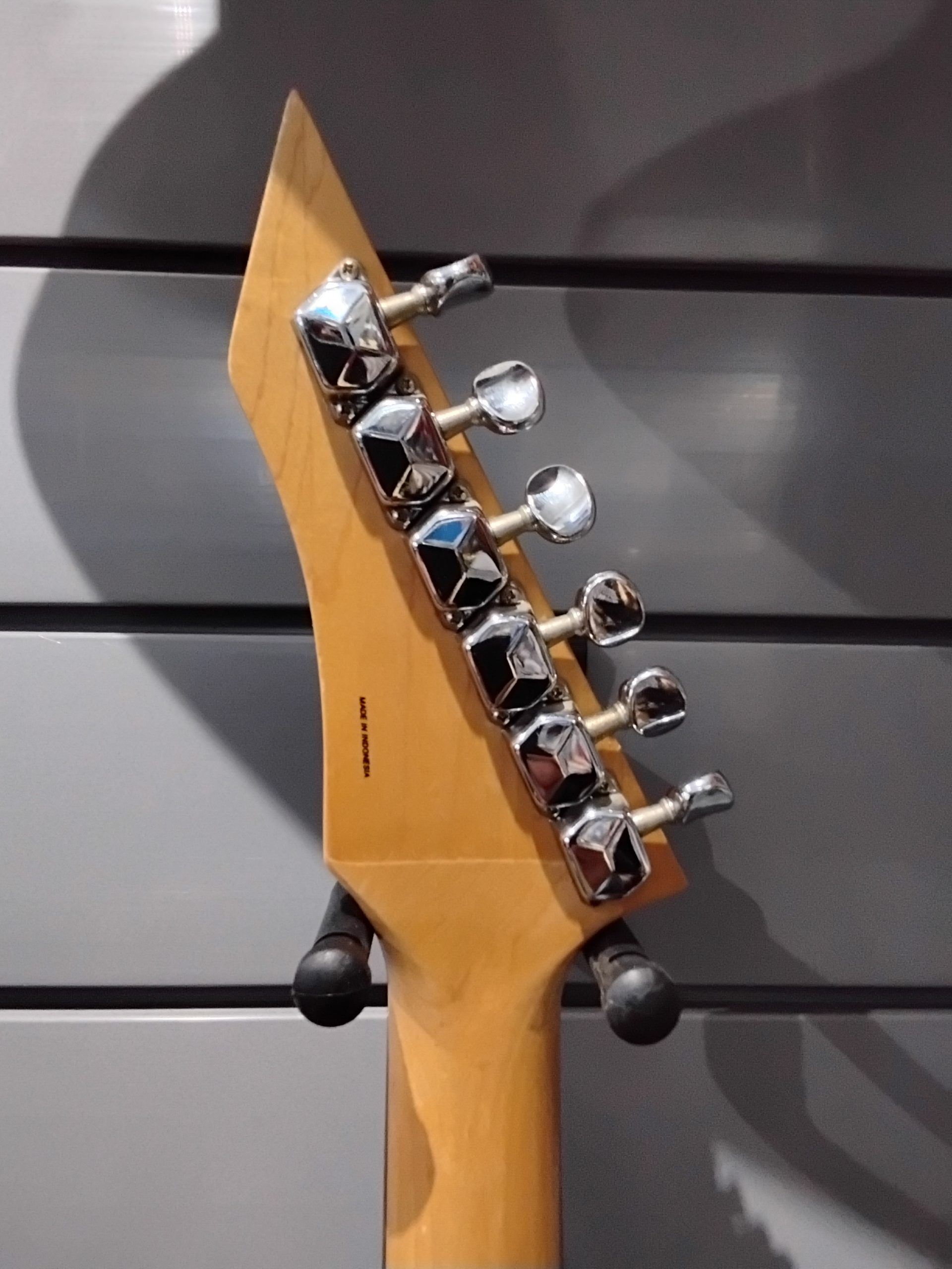 Rockstar Appeal: Bronze Series Mockingbird Guitar