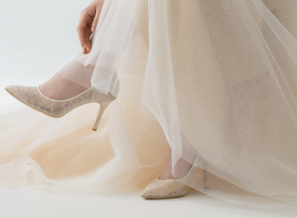 新作ウェディングシューズのご紹介=”花嫁の一歩を美しく”BENIR(ベニル