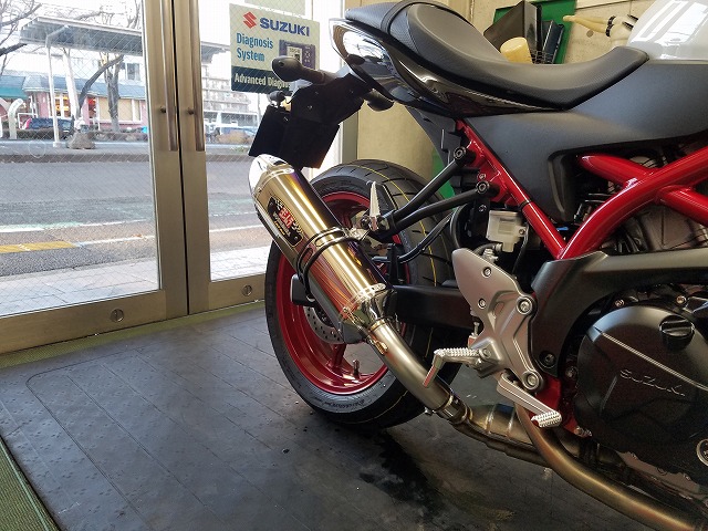 SV650、ヨシムラ製「R-77Jサイクロン」お取り付け！のお話。 - 日刊