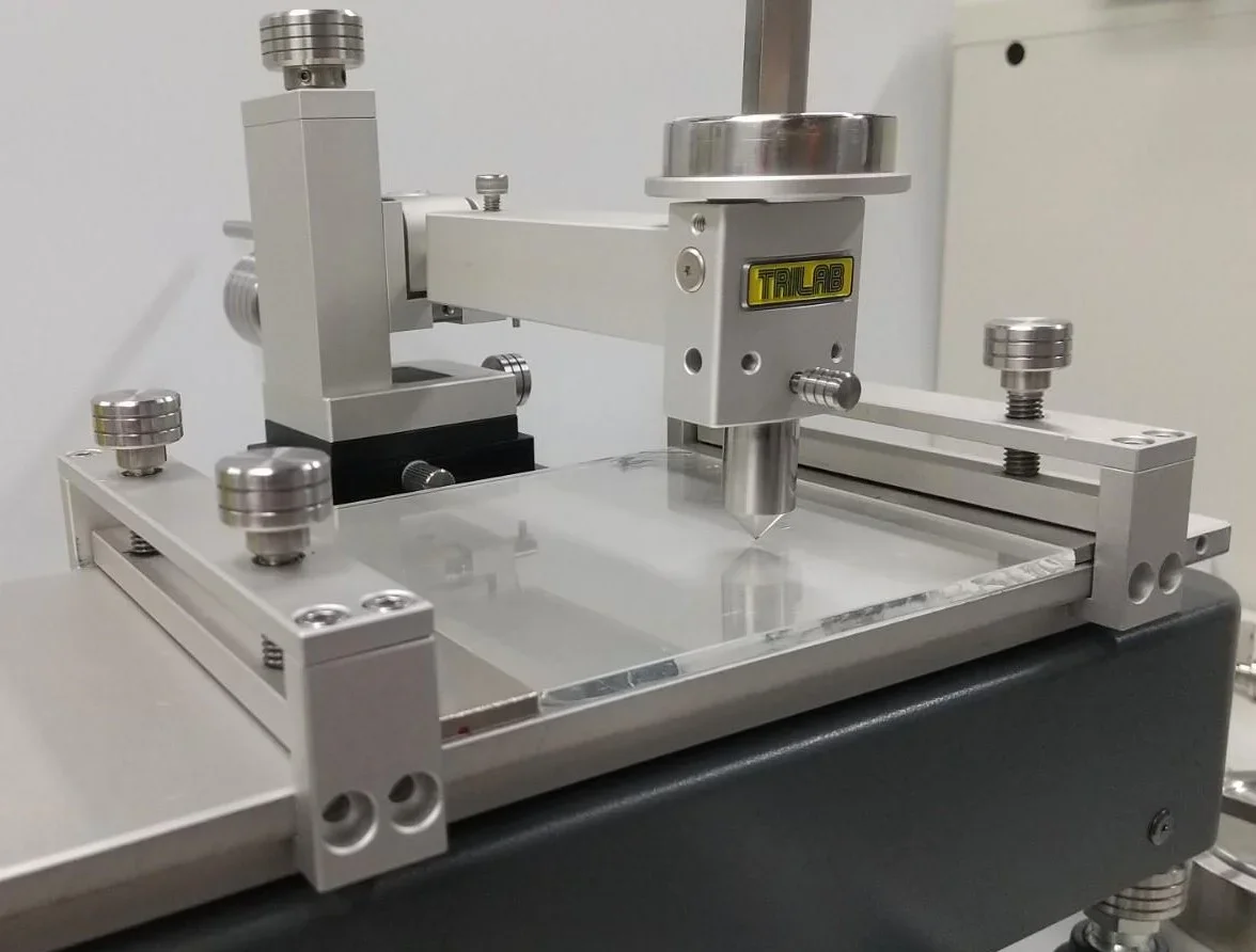 JIS K7317」機能性フィルムの引っかき硬さの求め方試験装置｜東京都立