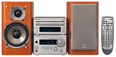 オンキヨー、セパレート構成になったミニコンポ「INTEC155」