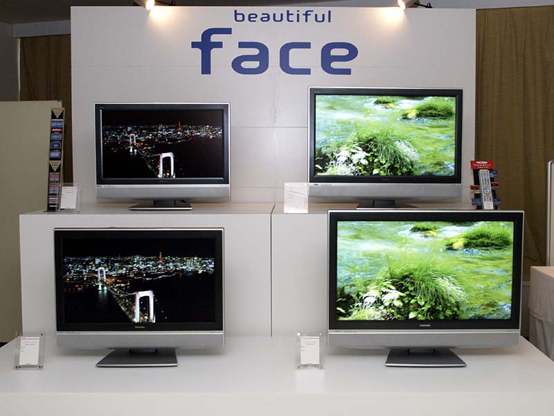 東芝、“デジタル頭脳”搭載の37/32V型液晶テレビ「face」