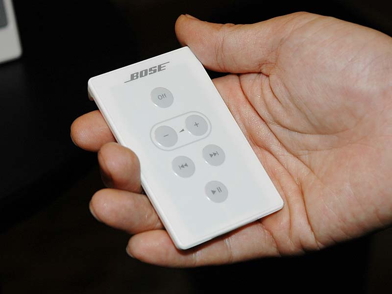 ボーズ、iPod専用スピーカー「SoundDock」