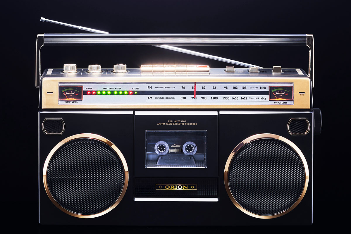 機能は今どき、デザインは80年代”Bluetooth対応ラジカセ - AV Watch