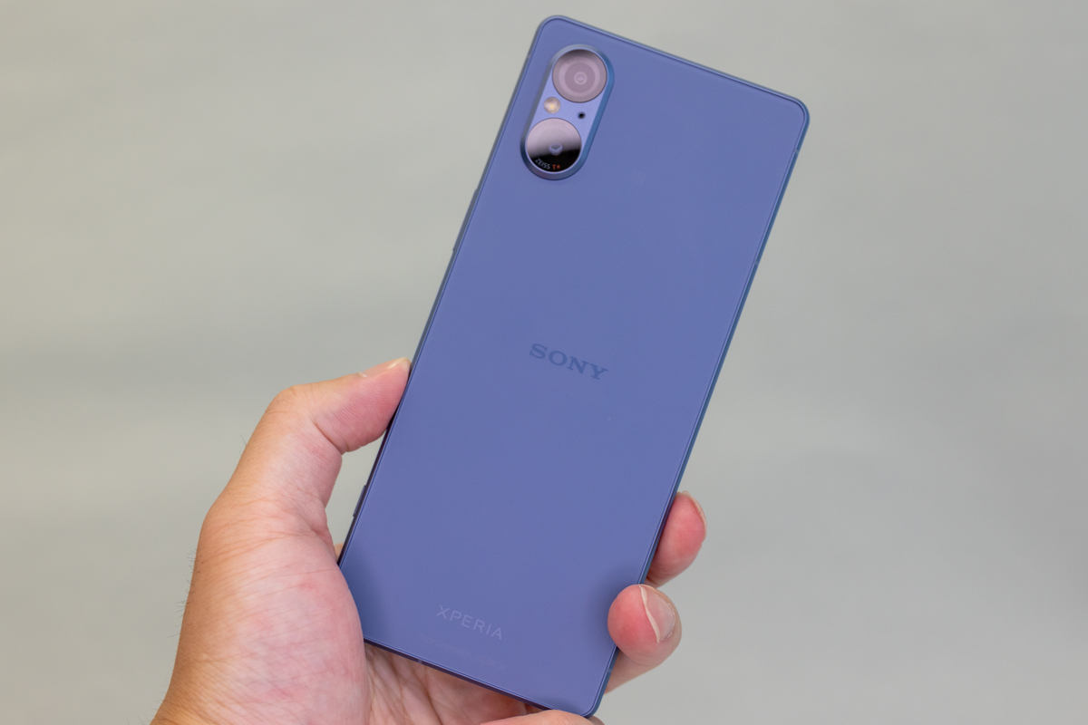 ソニー、最上位と同じセンサーで2眼の「Xperia 5 V」。高音質