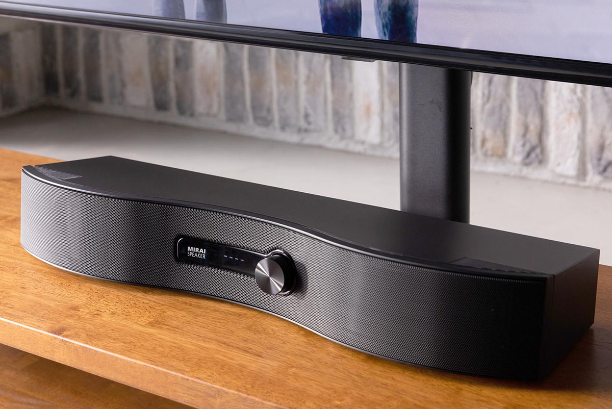 映画の背景音も楽しめる、曲面サウンド「ミライスピーカー・ステレオ