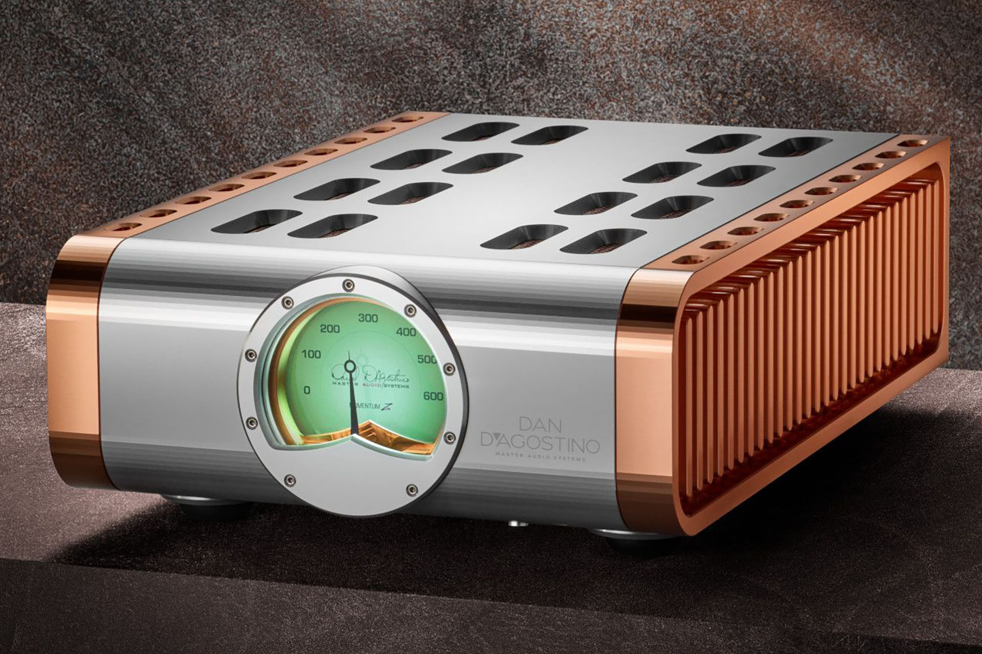 Dan DʼAgostino初、JFET採用の15周年記念モノラルパワーアンプ