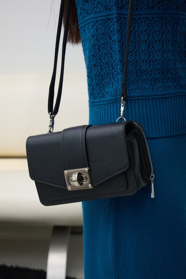 ターンロックフラップウォレットバッグ｜WOMEN｜250HAB55-051E｜AZUL