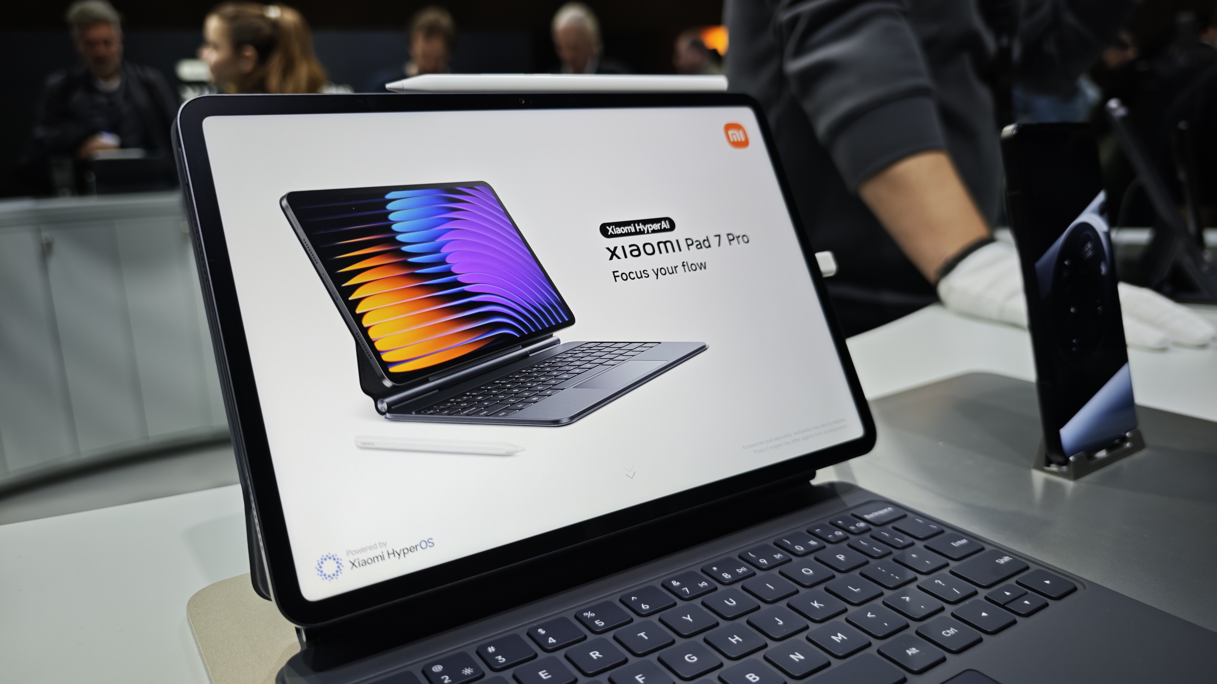 Xiaomi Pad 7 Pro Matte Glass Version: Hands-On at MWC 2025 - Tech