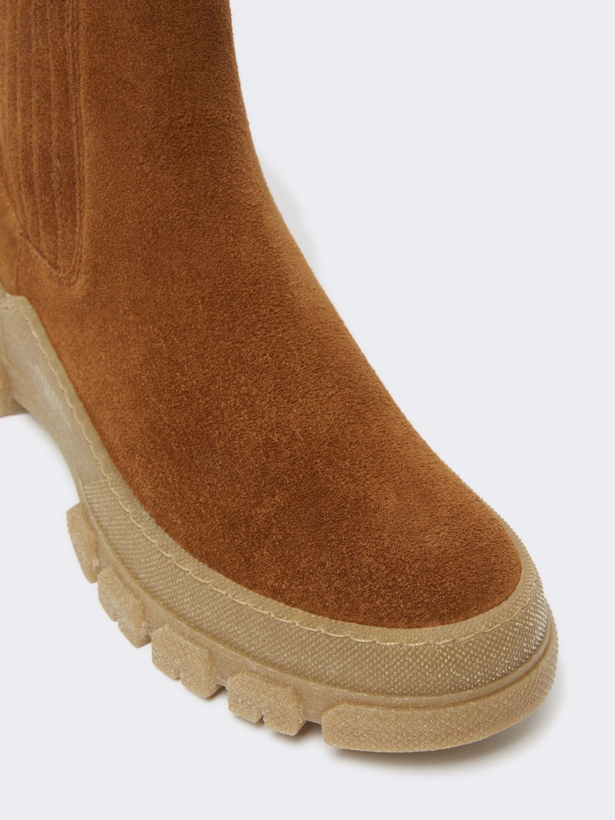 Suede Chelsea boots, tobacco | Weekend Max Mara