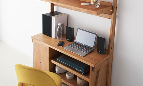 スマートフォンからネット音源まで 1台10役の2.1chシアターコンポ「BDV