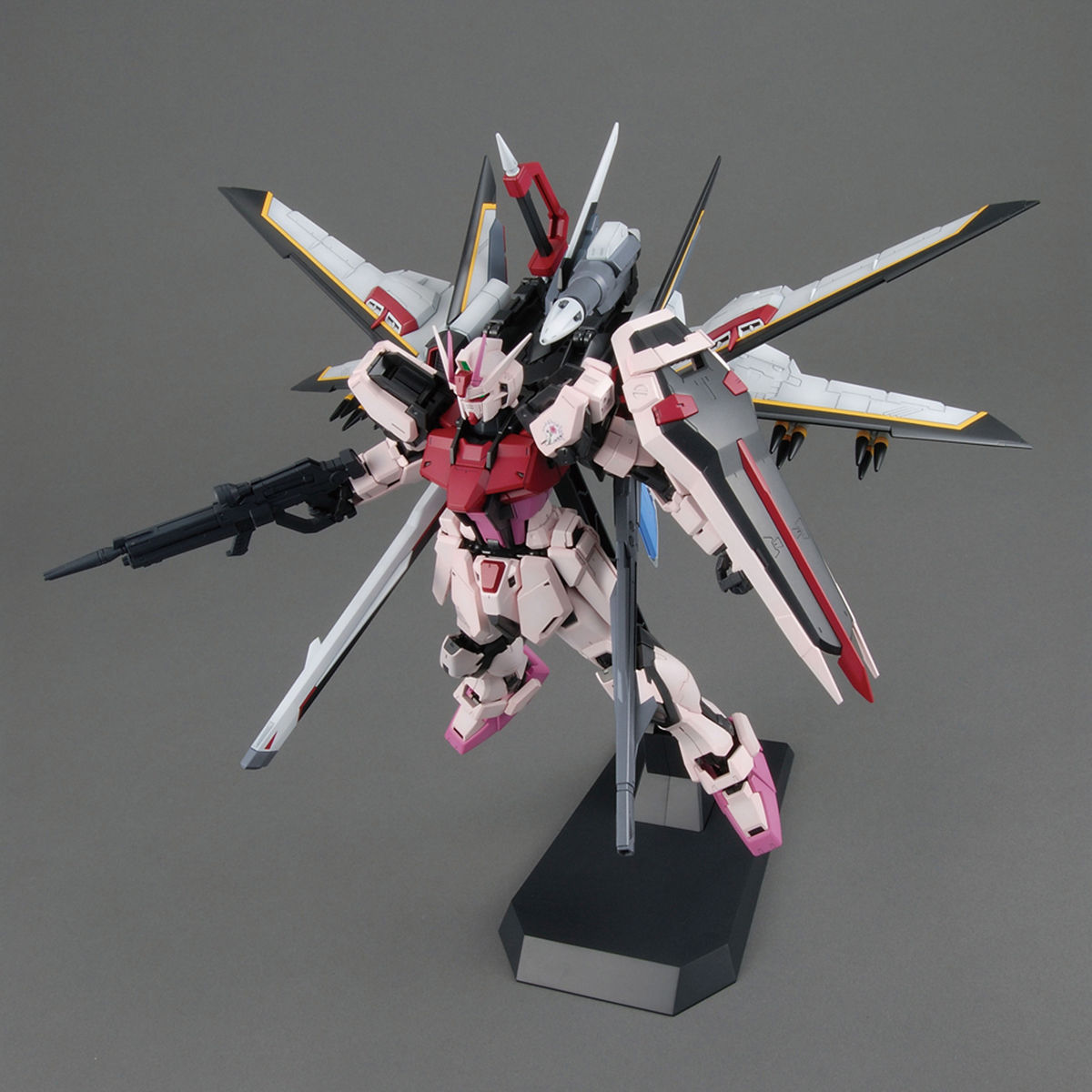 MG 1/100 ストライクルージュ オオトリ装備 Ver.RM｜バンダイ ホビーサイト