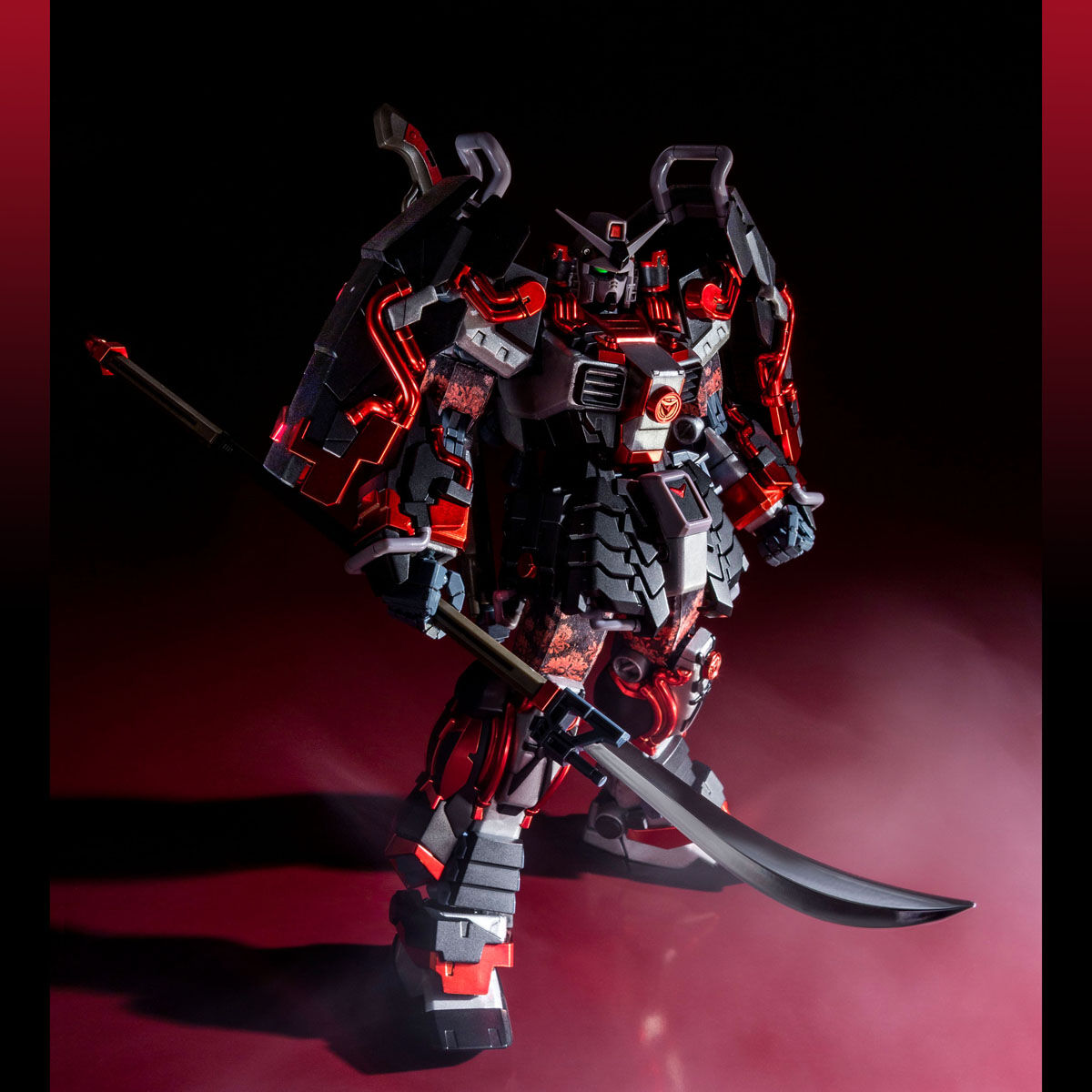 MG 1/100 真武者頑駄無 戦国の陣 黒衣大鎧｜バンダイ ホビーサイト