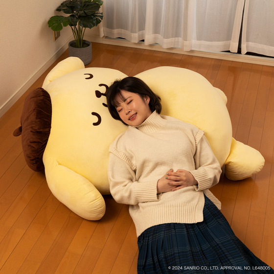 ポムポムプリンの全長約105cmの超巨大クッションがプレミアムバンダイ
