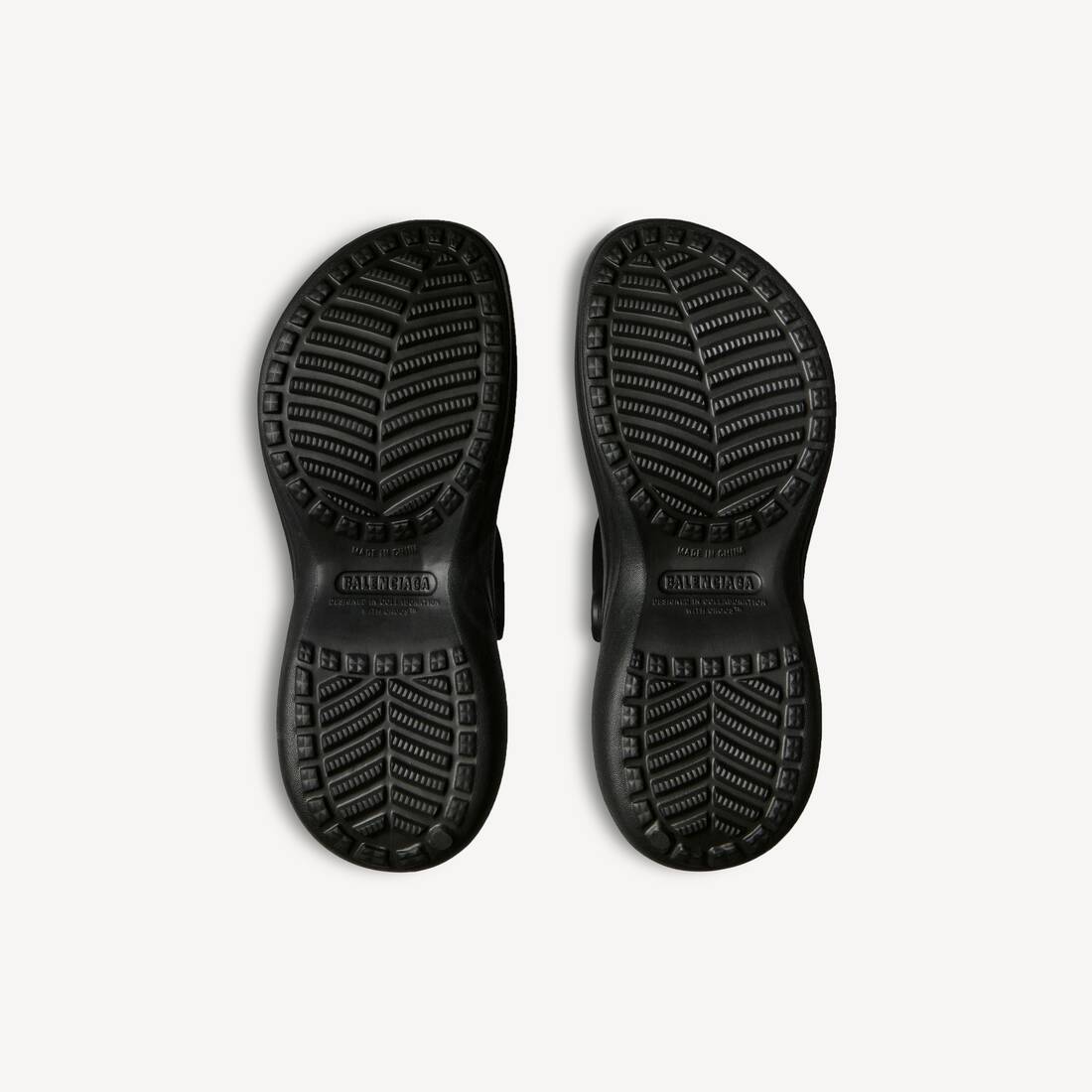 ブラック の ウィメンズ Crocs™ ミュール Jibbitz™ | Balenciaga JP