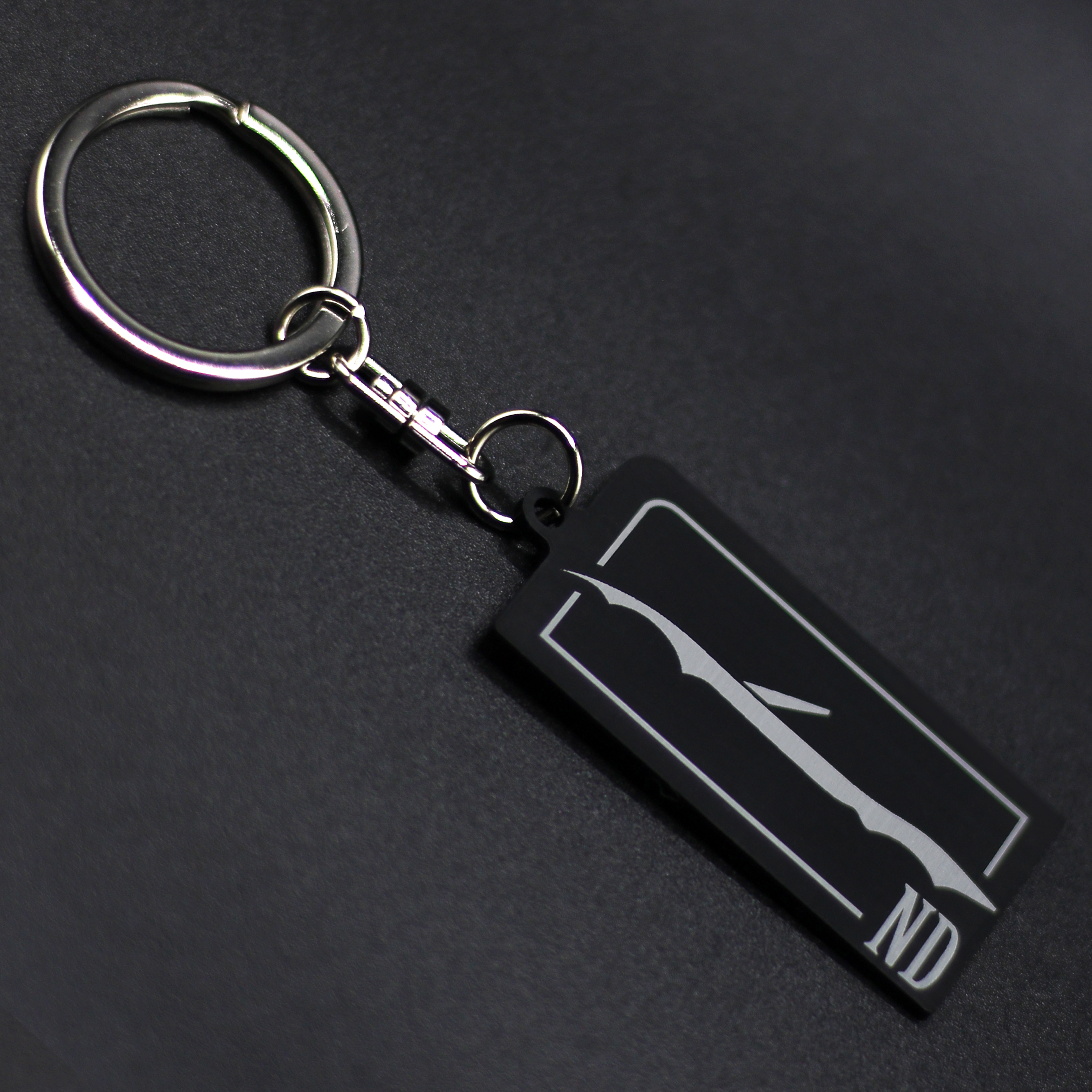 ヘアライン調キーホルダー タイプ：NDサイドシルエット | 青天井研究所