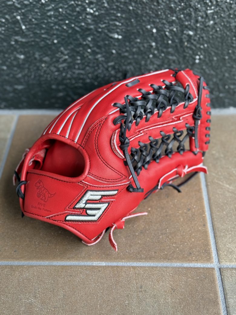 おまかせ店舗別注】FIVEの快くんが考案した外野手用F801の型付け仕上げ