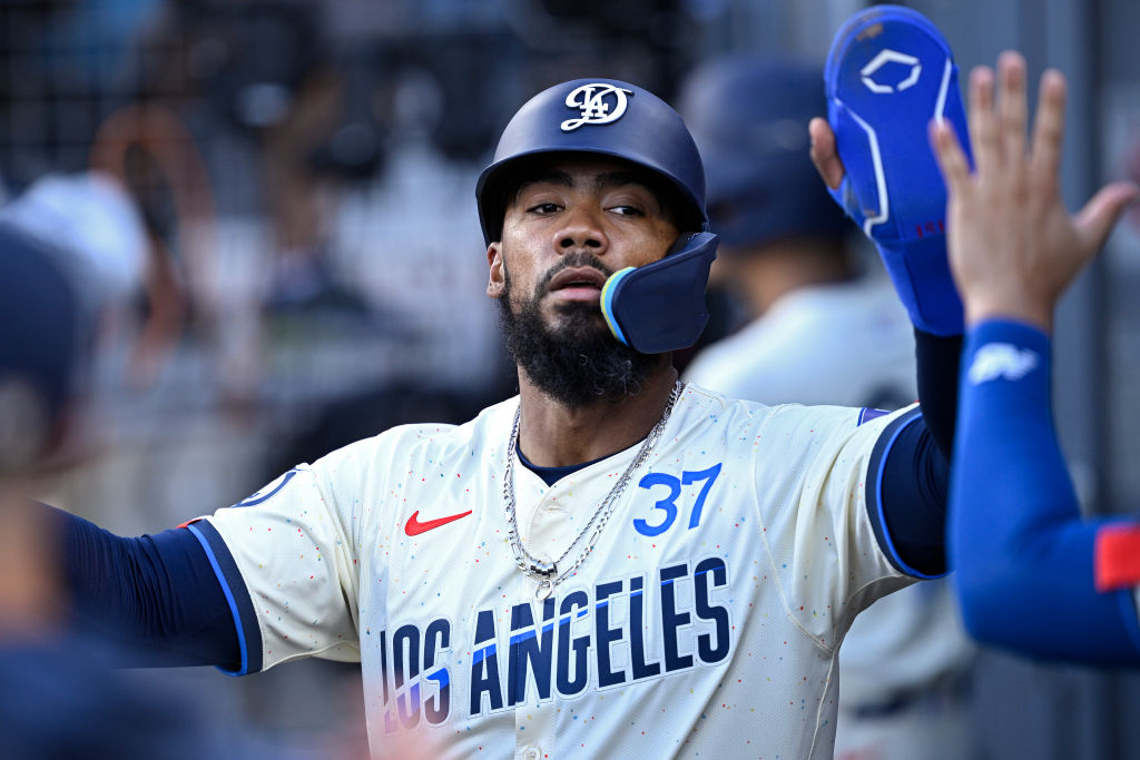 ドジャース、テオスカー・ヘルナンデスとの再契約交渉が長期化 古巣