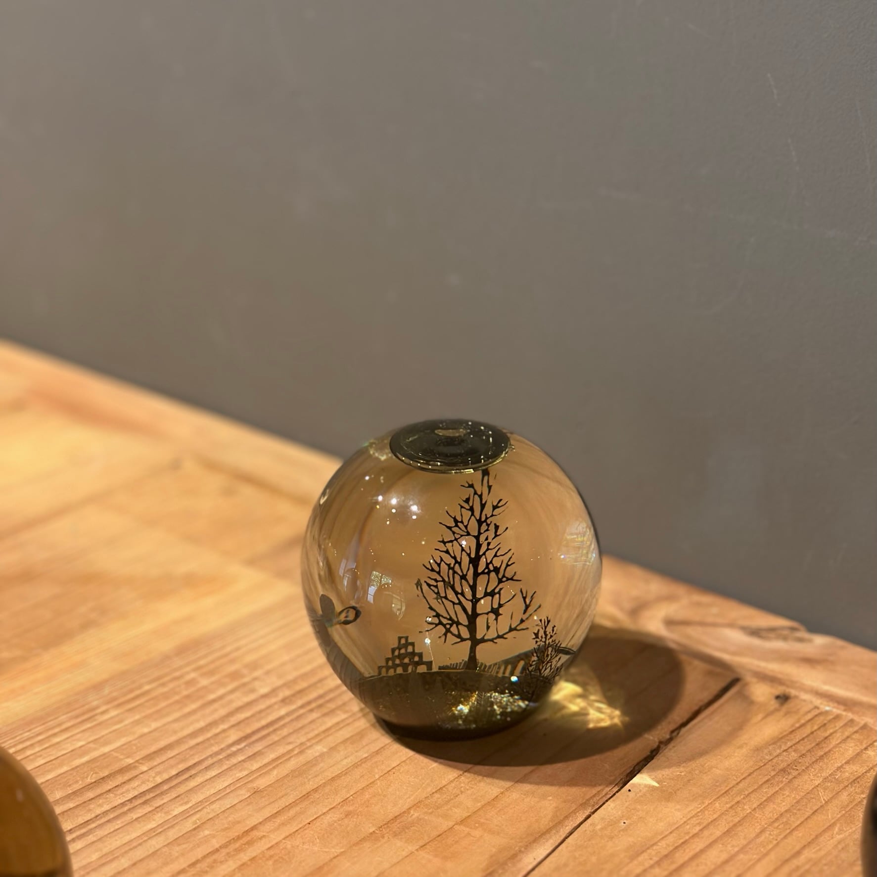 金津沙矢香 展】スノードーム店頭抽選のお知らせについて | gallery 一白