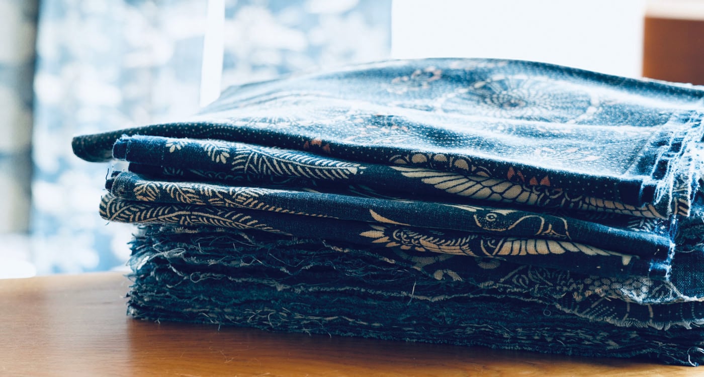 ジャパン・ブルー」の魅力を現代の暮らしに — 藍染古布を使用した