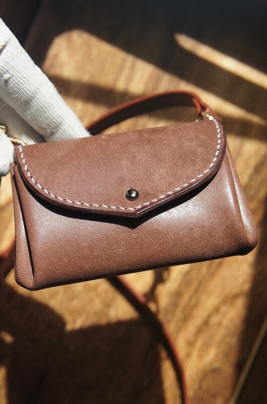 マヤベリーのアコーディオンミニポーチ【ダークブラウン】｜手作り革