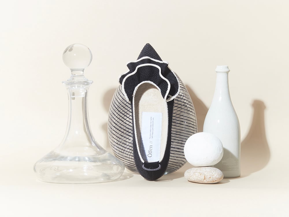 pointed-FRIN / BLACK & BEIGE | Offen