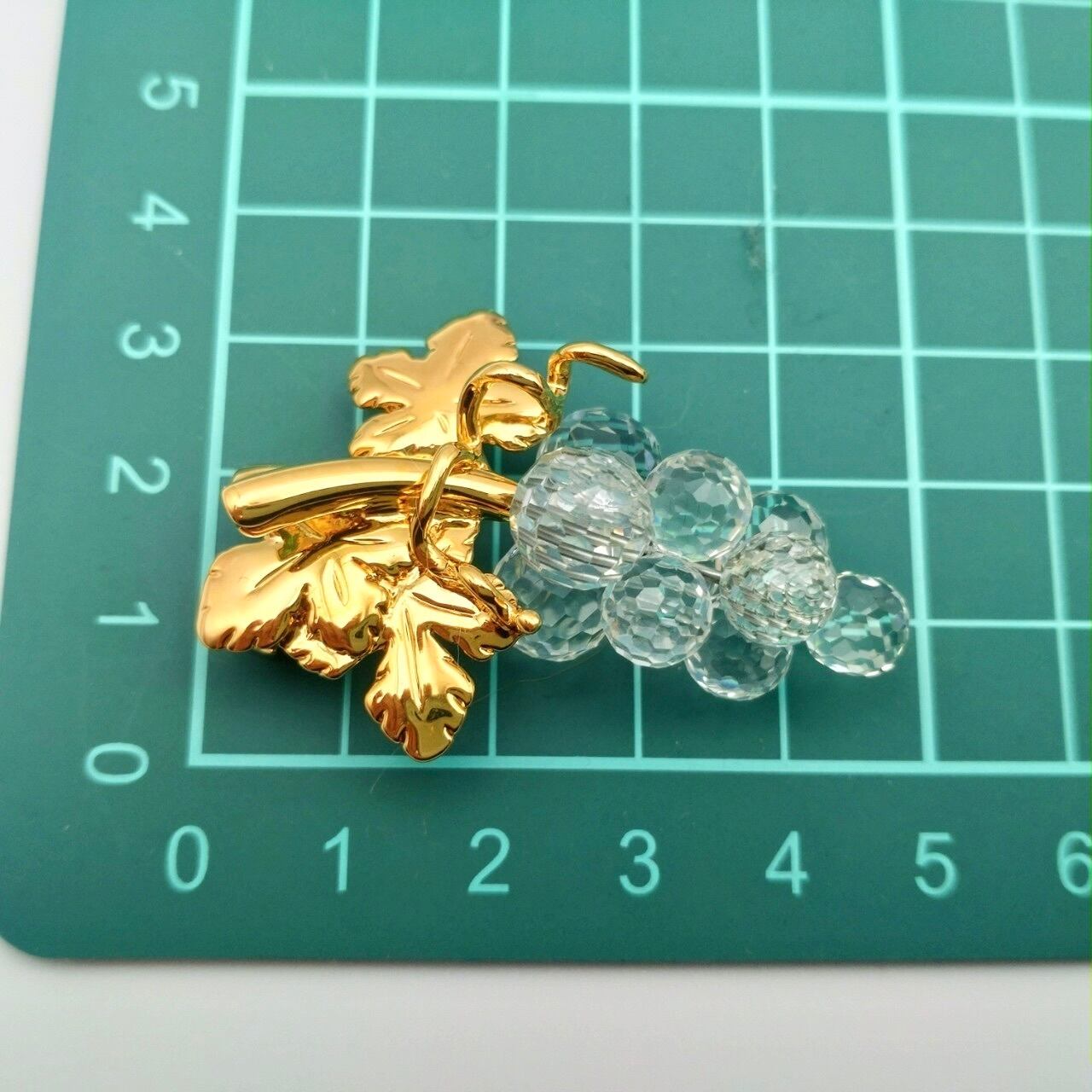 lSWAROVSKI スワロフスキー ブローチ グレープ ぶどう クリスタル