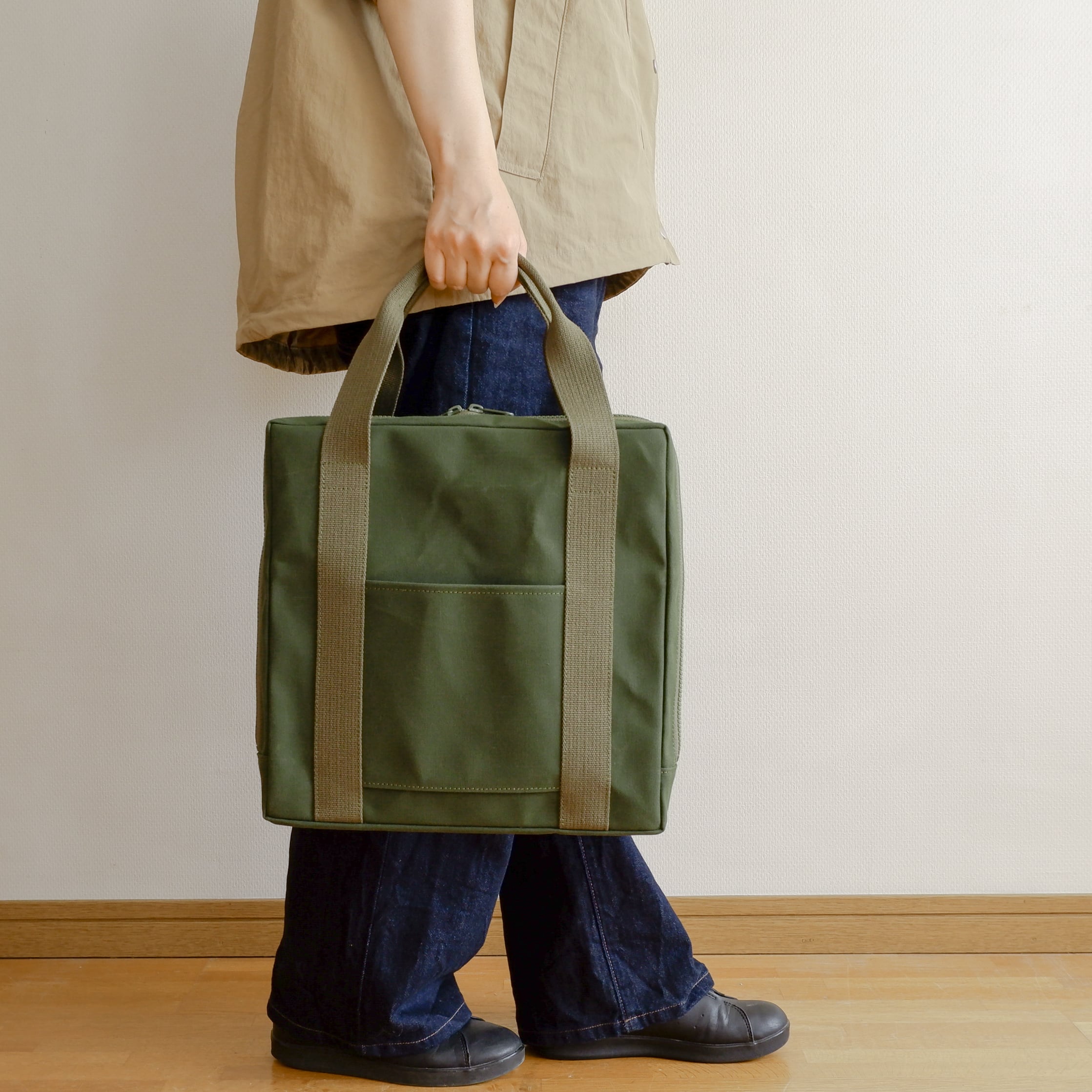 スクエアトート M オリーブドラブ / 9号帆布 | aoya bags | シンプルで