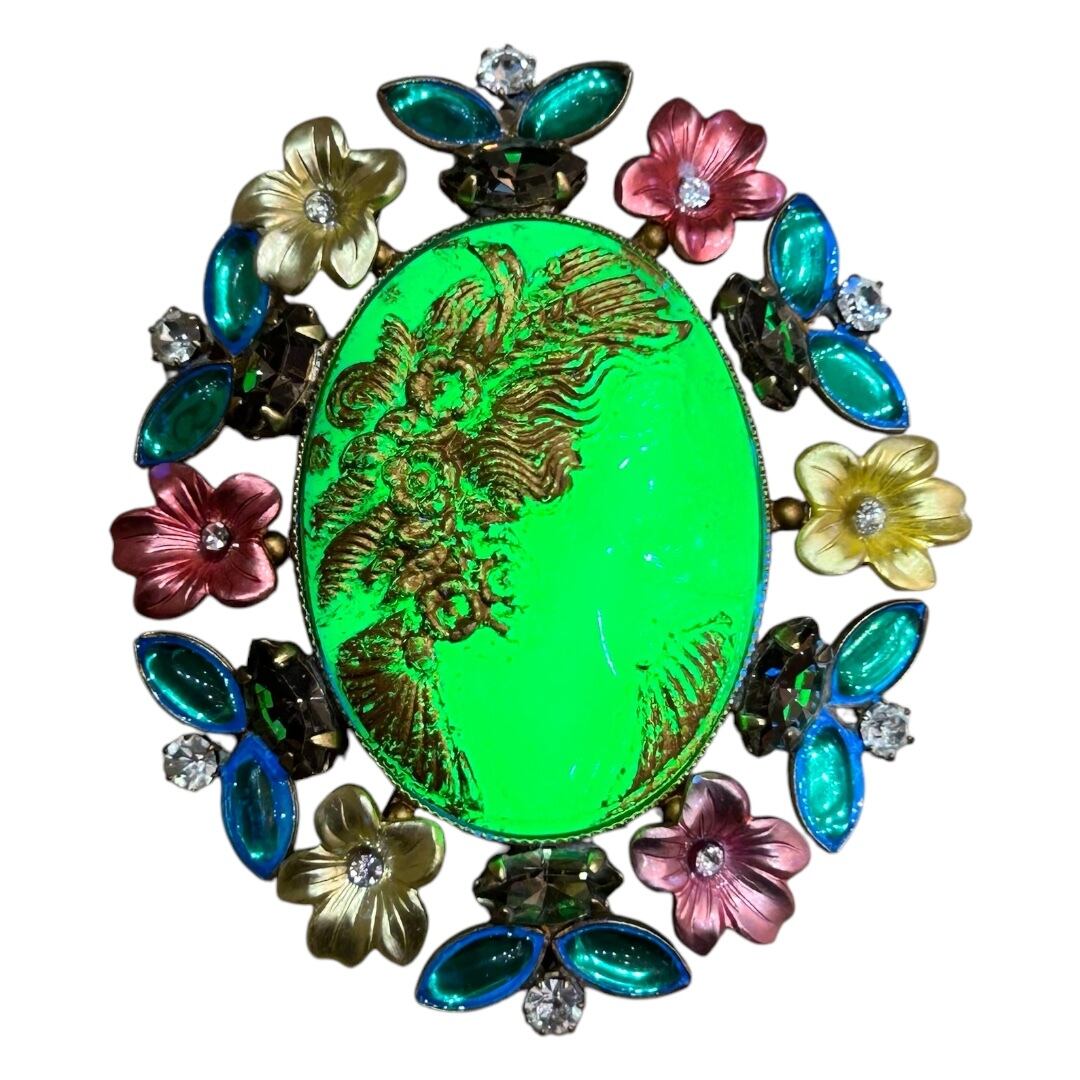 ヴィンテージガラスアクセサリー】ブローチ(カメオ&スモールフラワー