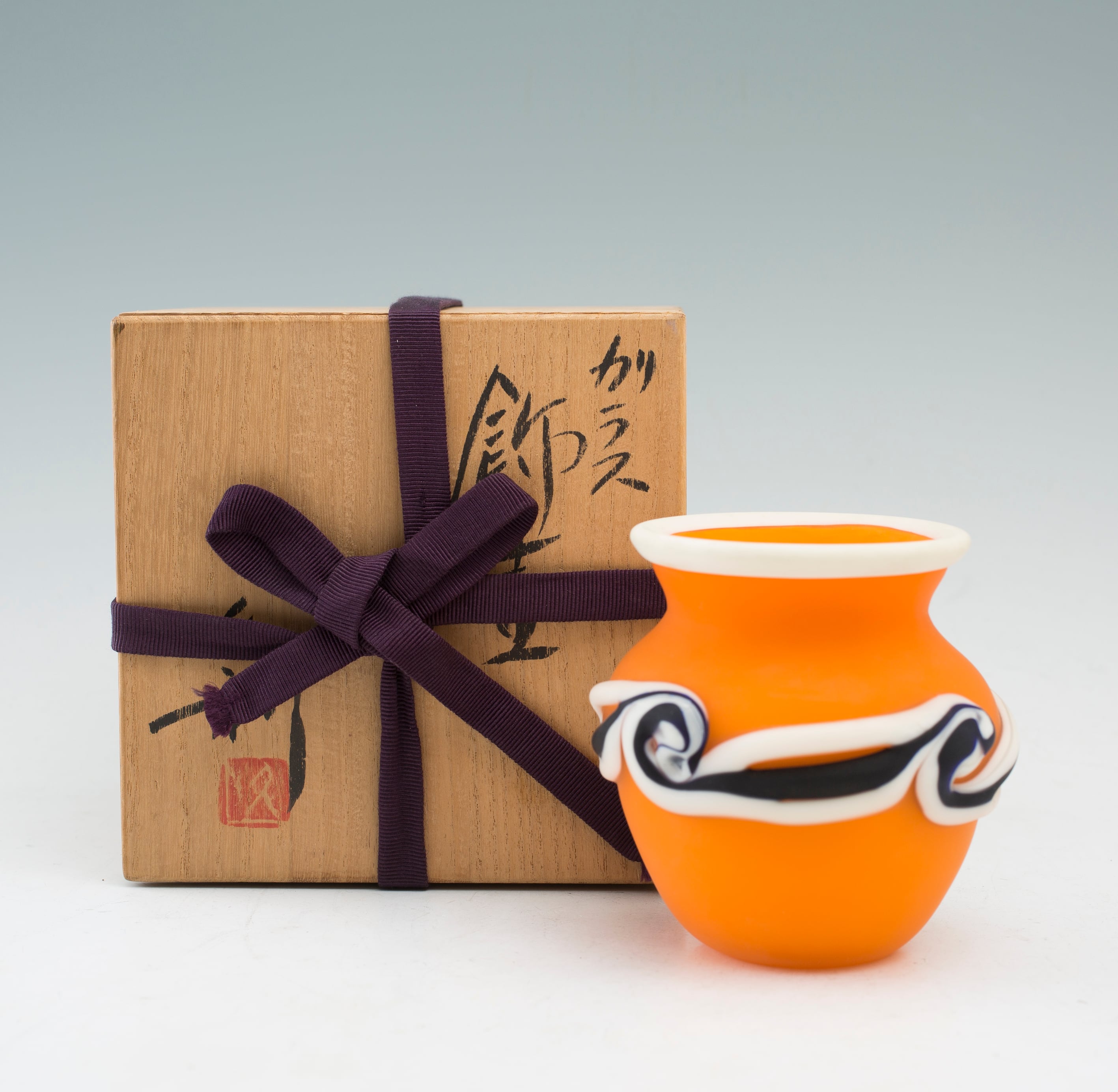 ガラス飾り壺 岩田久利 硝子 壺 花瓶 花器 インテリア オブジェ 置物