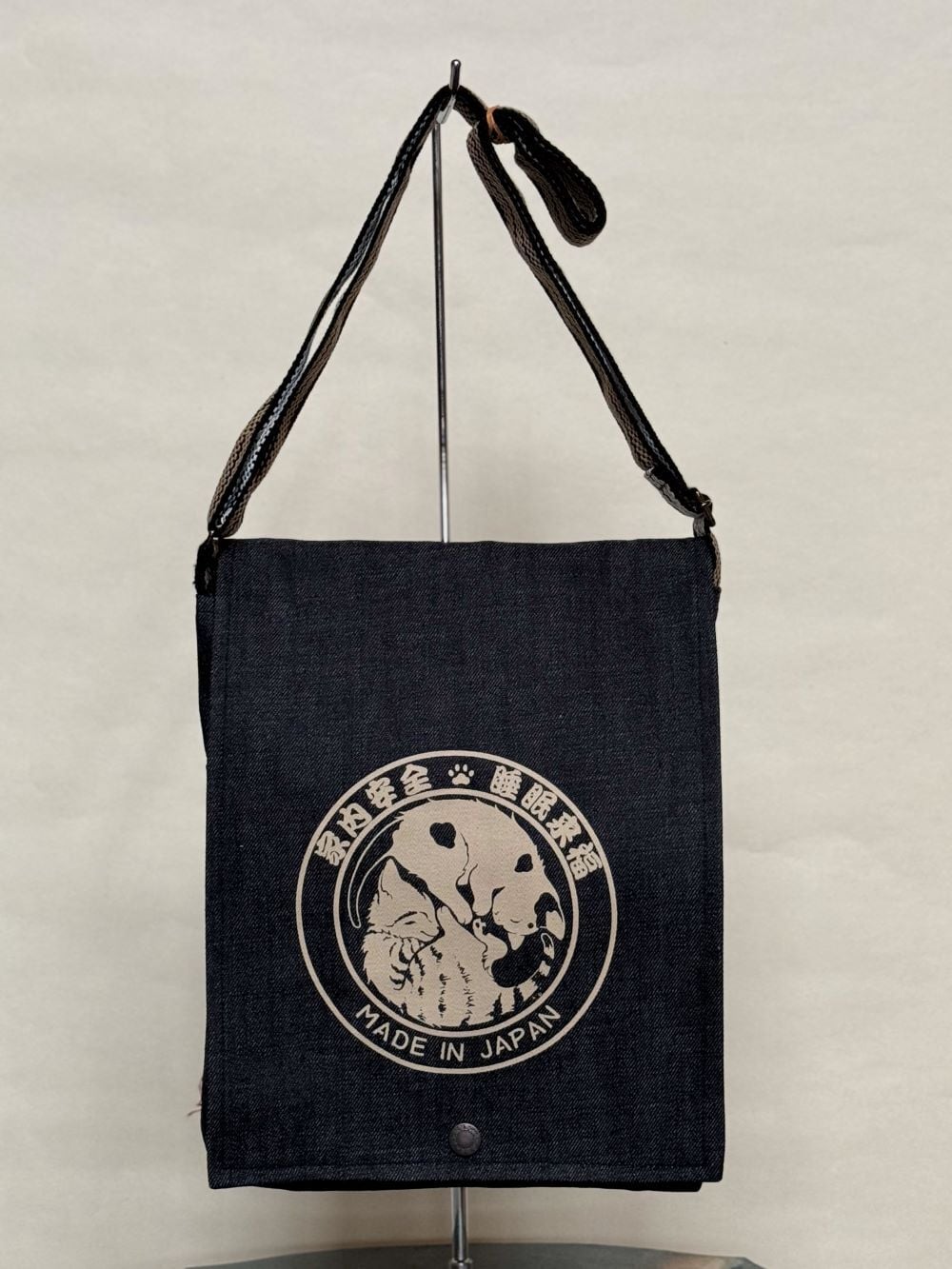 岡山デニム「にゃおとら」ショルダーバッグ（B） Japanese shoulder