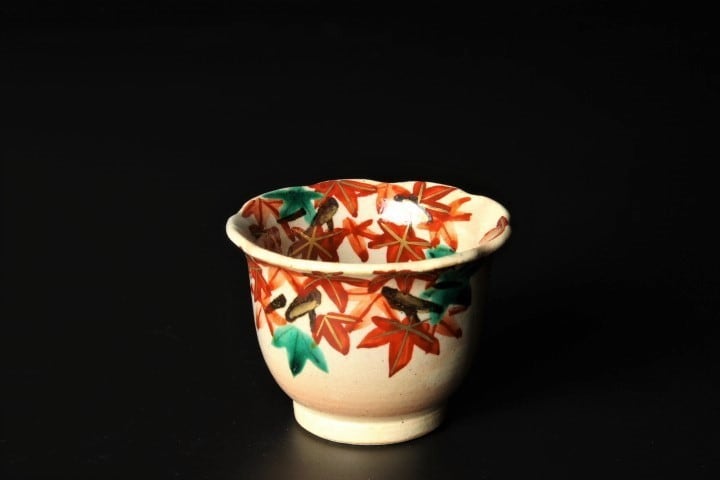 鶏と紅葉の模様の陶器』工芸品・観賞用 鶏と紅葉の模様の陶器』工芸品