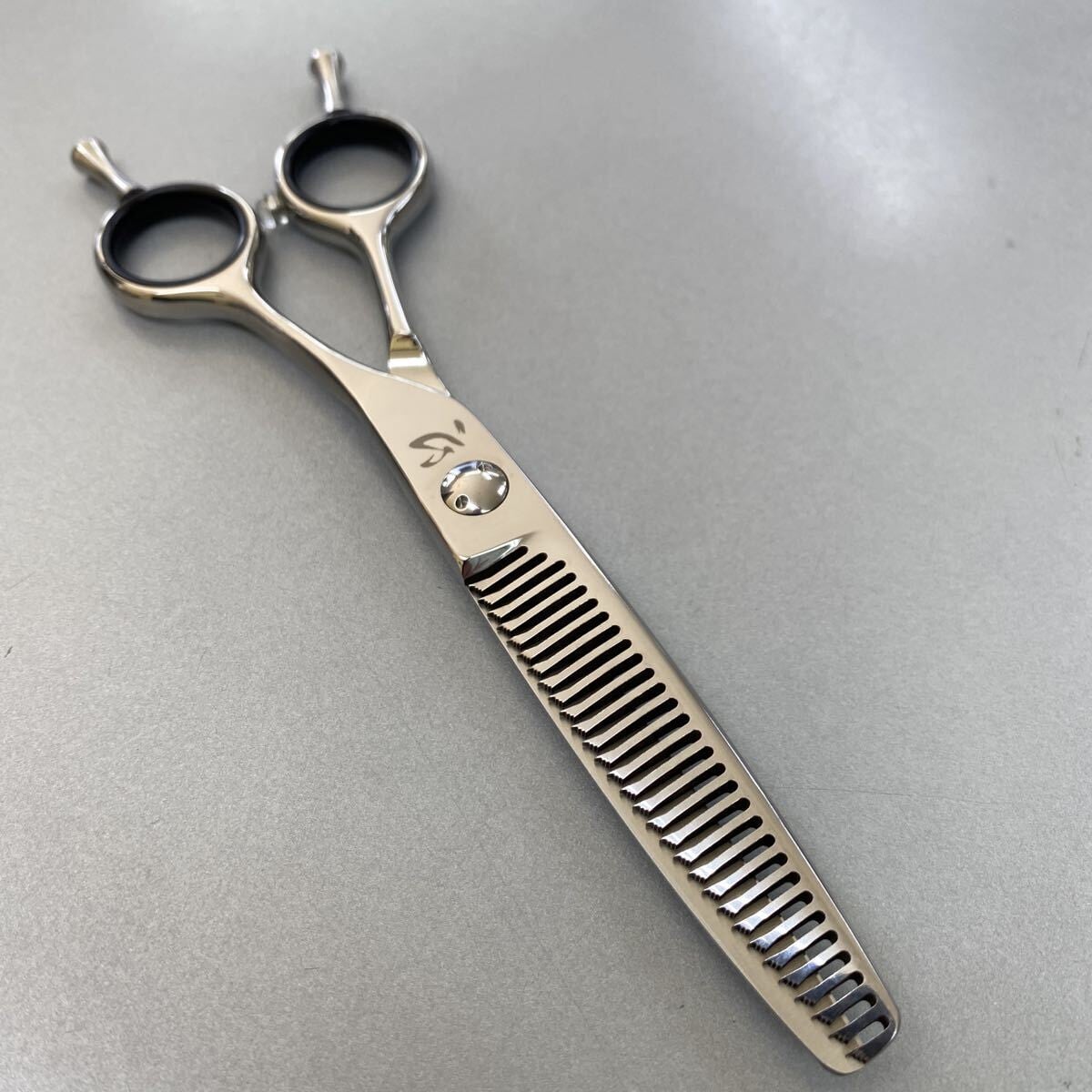 ハサミ格安情報 理容師 美容師さんの鋏市場