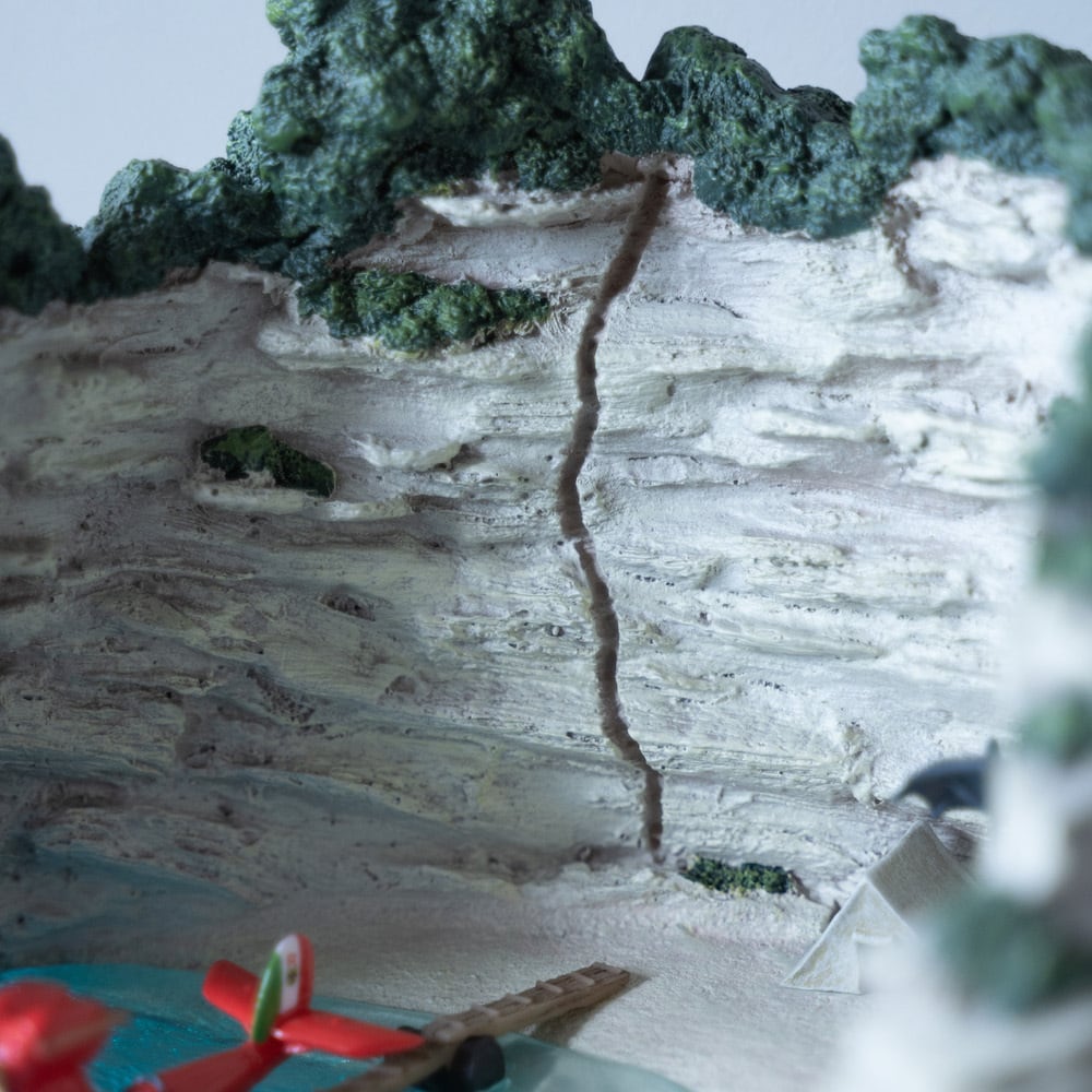 再入荷】紅の豚 ライトアップジオラマ ポルコのアジト（4718） | す