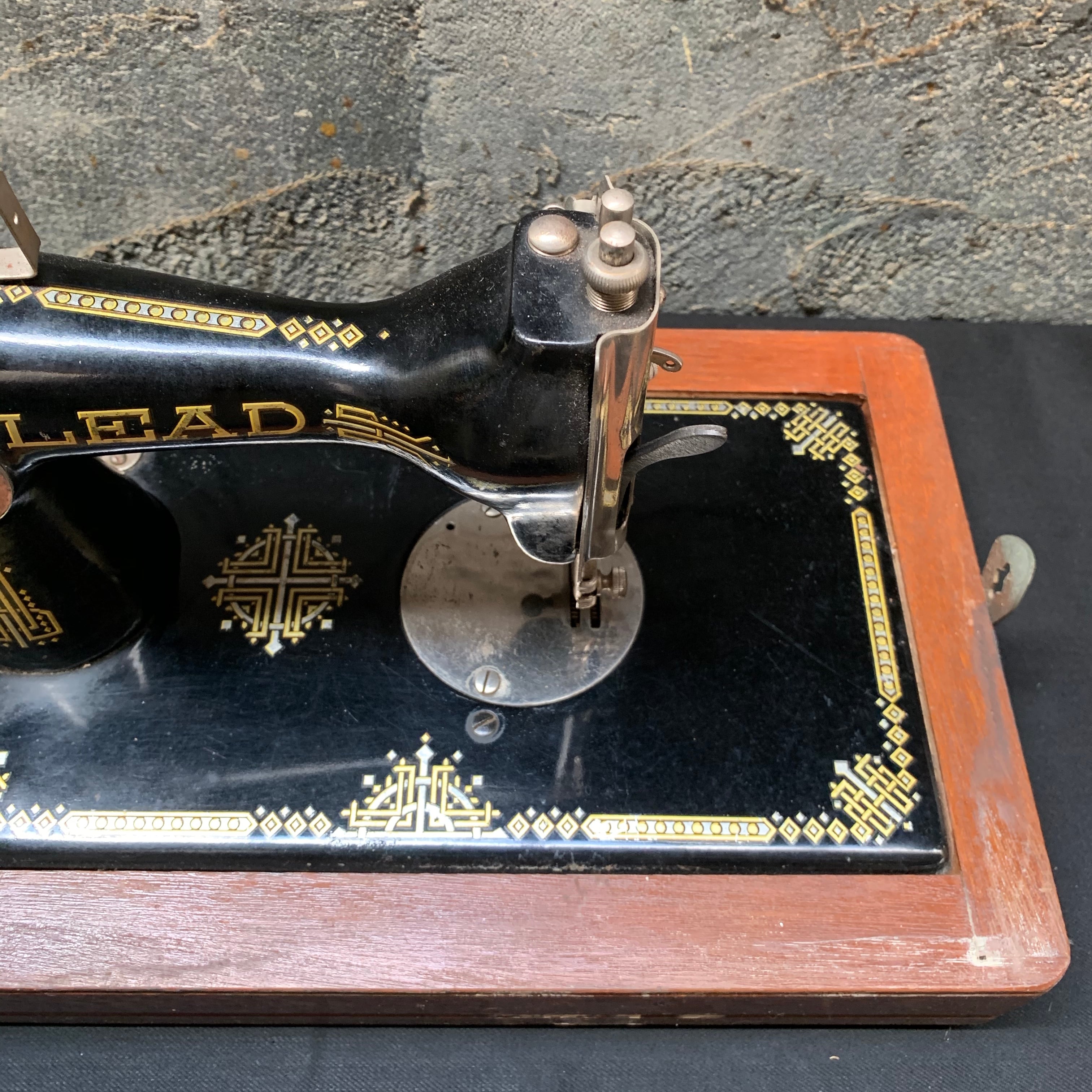Japan Vintage 卓上 ミシン LEAD アンティーク 手回し式 木製カバー付