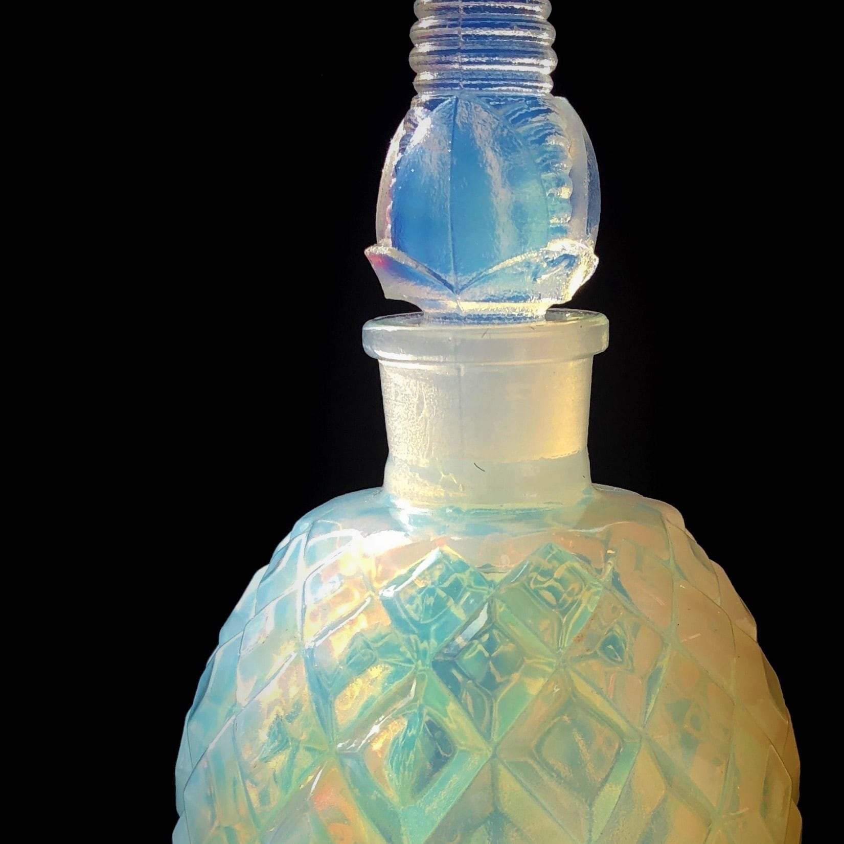 オパールセントガラスの香水瓶（フラスコ型） | メルキュール骨董店