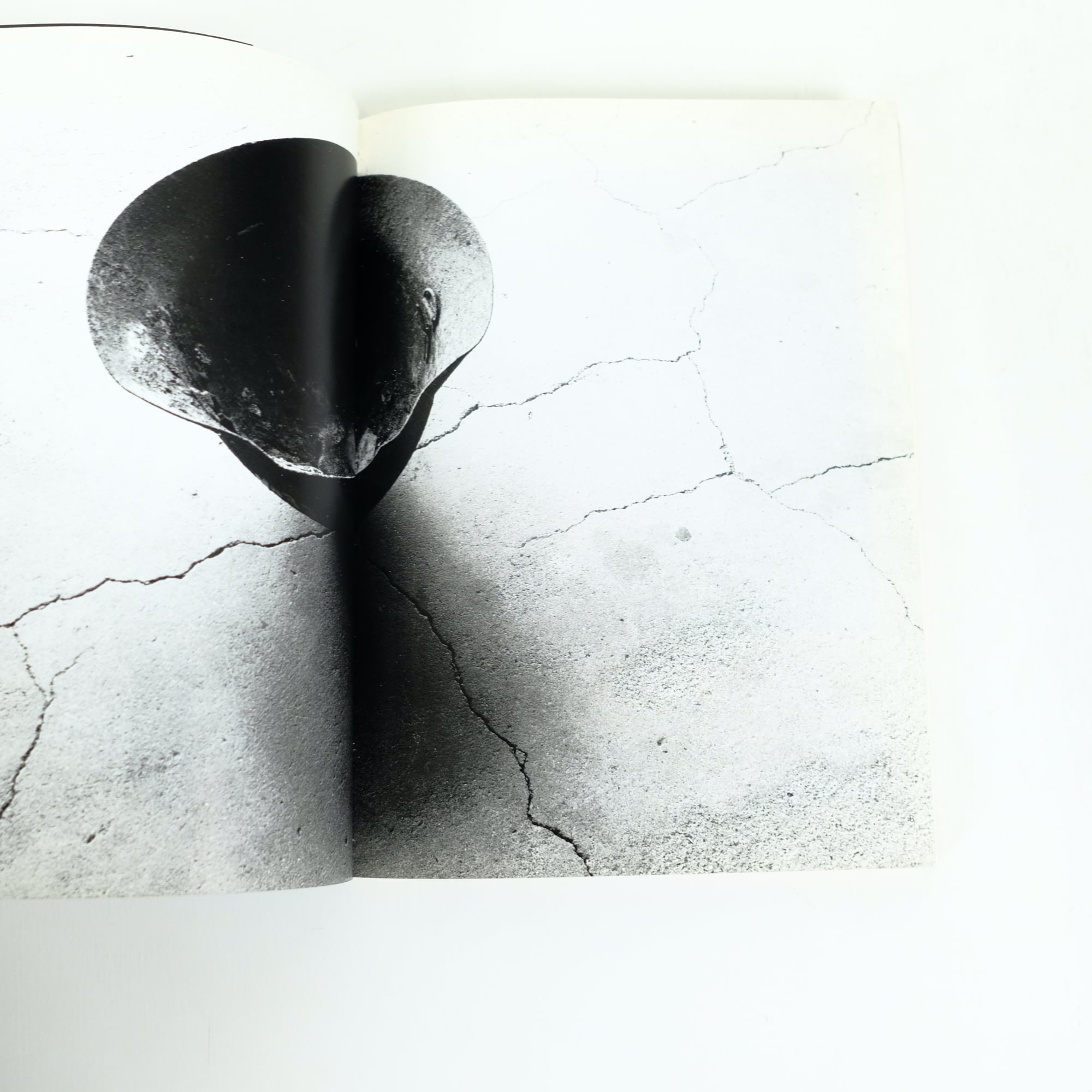 東松照明 長崎〈11:02〉1945年8月9日 初版 新潮社 写真集 古本