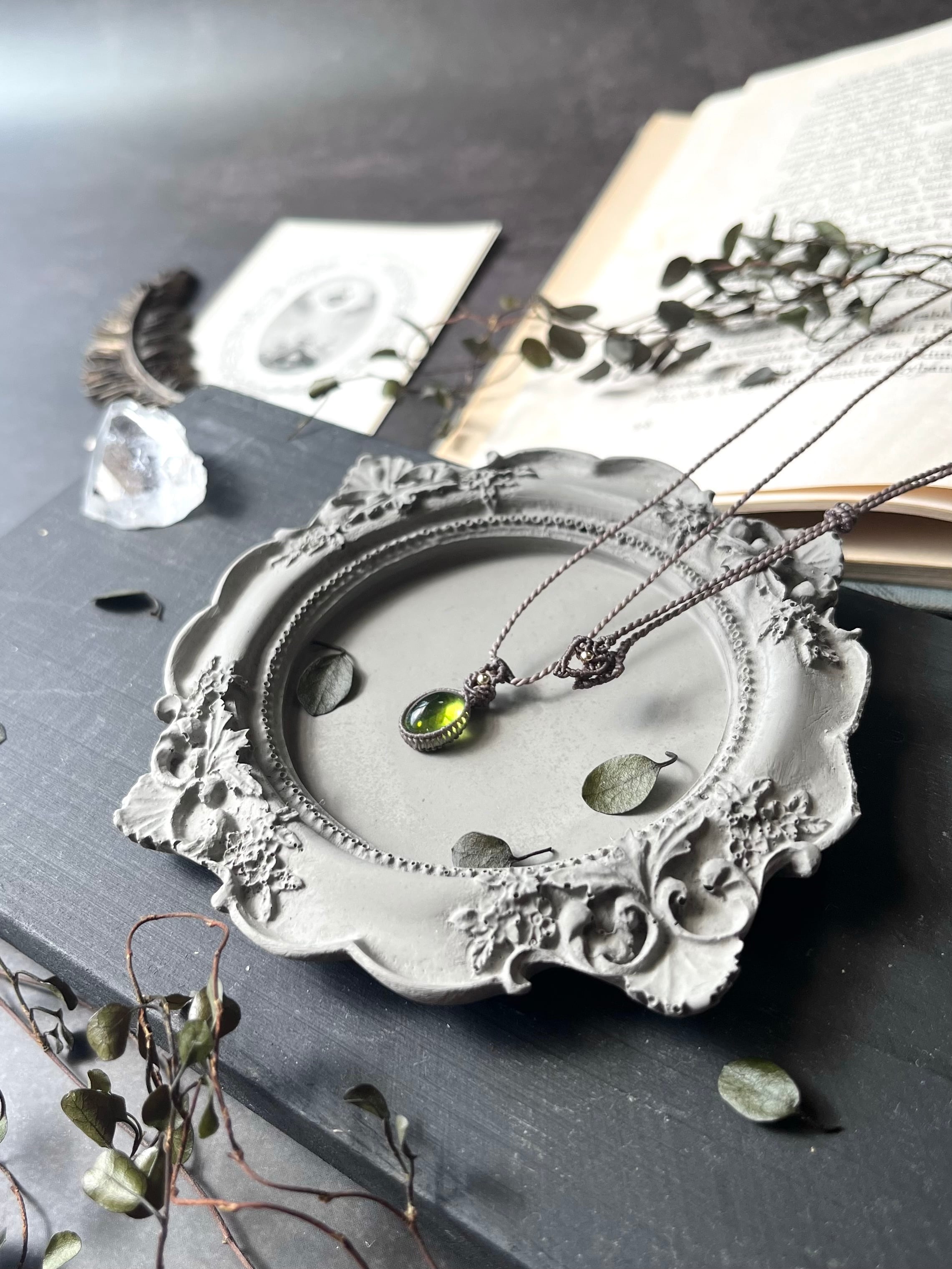 ペリドット 【シンプルminiシリーズ】 マクラメネックレス | Petal