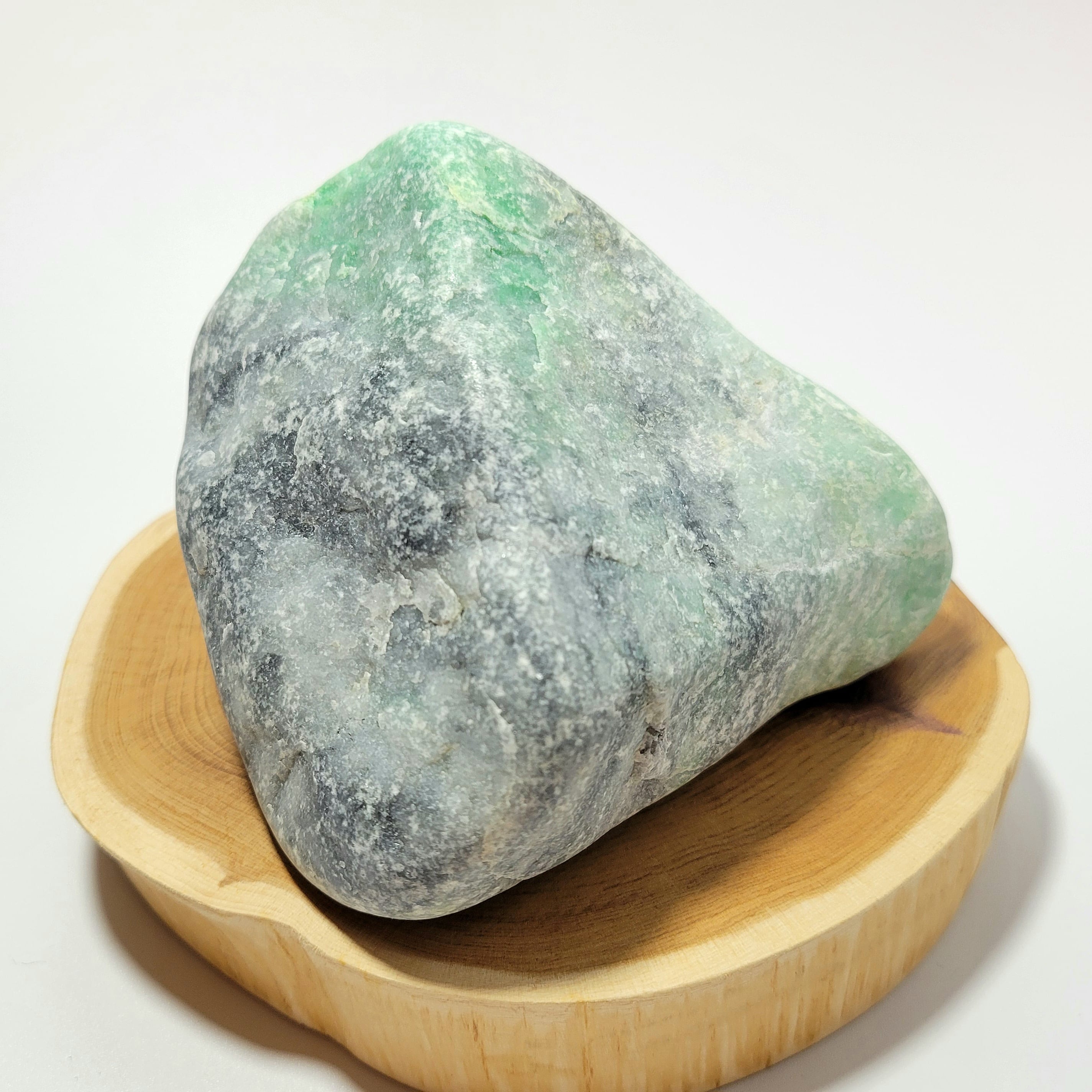 糸魚川翡翠:原石:青海金山 BG0140 | 糸魚川翡翠工芸家 赤羽可行BASE