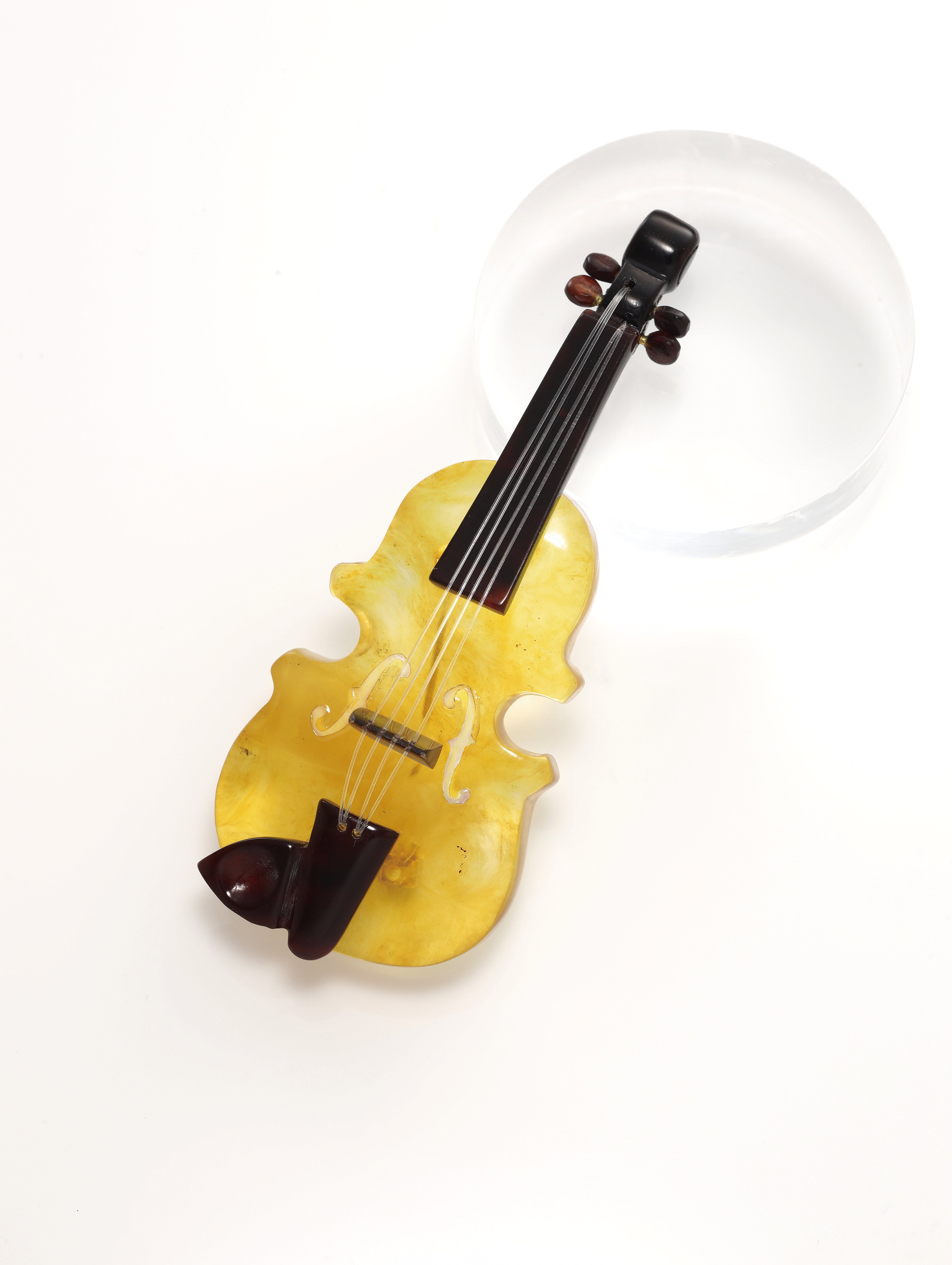 琥珀＋べっ甲バイオリンブローチ KW2B0951 | Redue by esprima