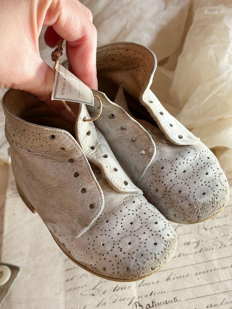 ベビーシューズ 子供靴 ホワイトペイント | Brocante de La Cocotte