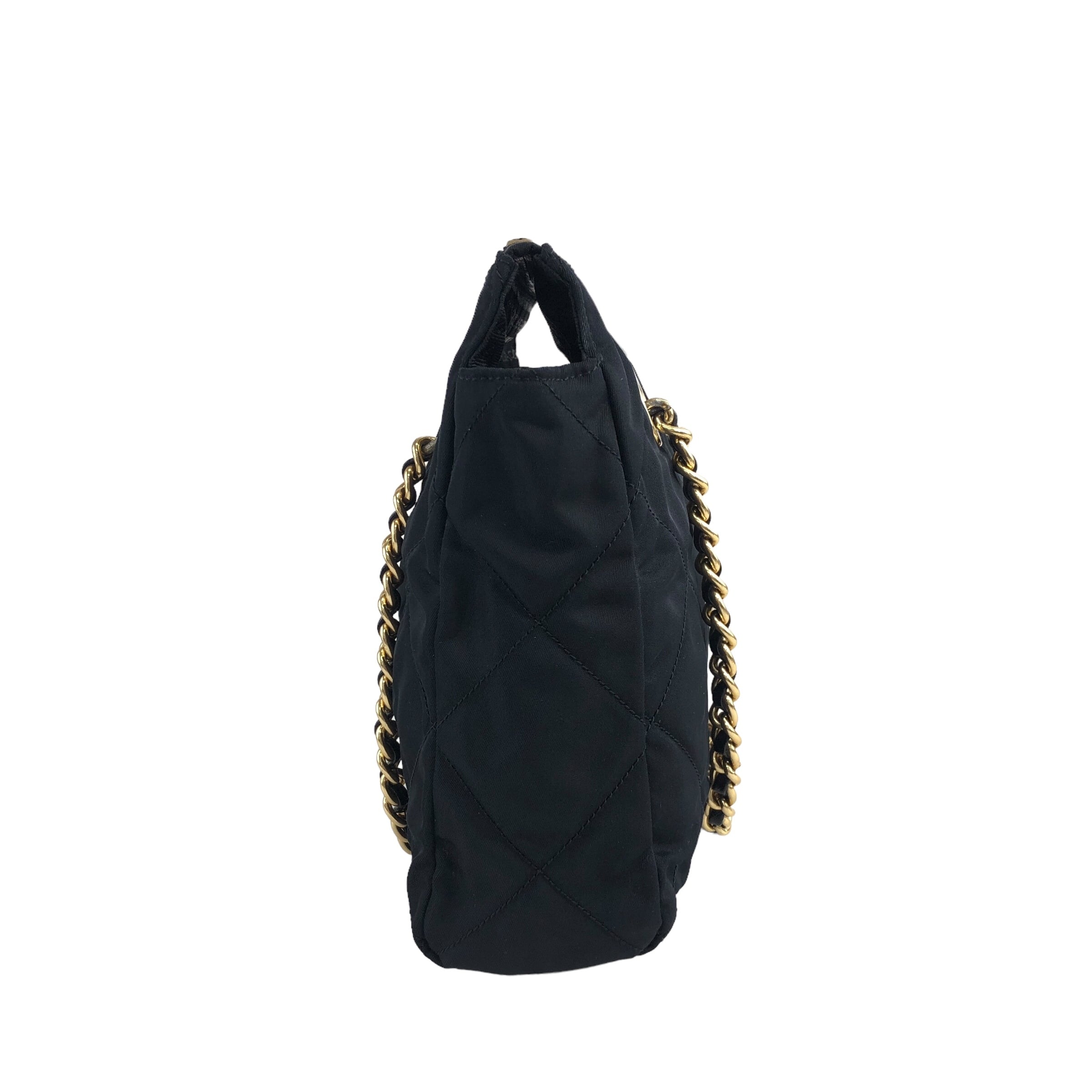 PRADA プラダ キルティング ショルダーバッグ ブラック トライアングル