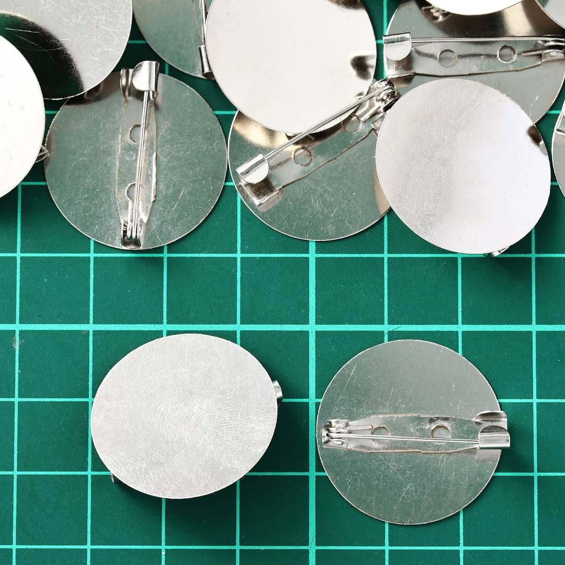ブローチピン 25mm シルバー 台座 セット 20個 ブローチ パーツ 手芸