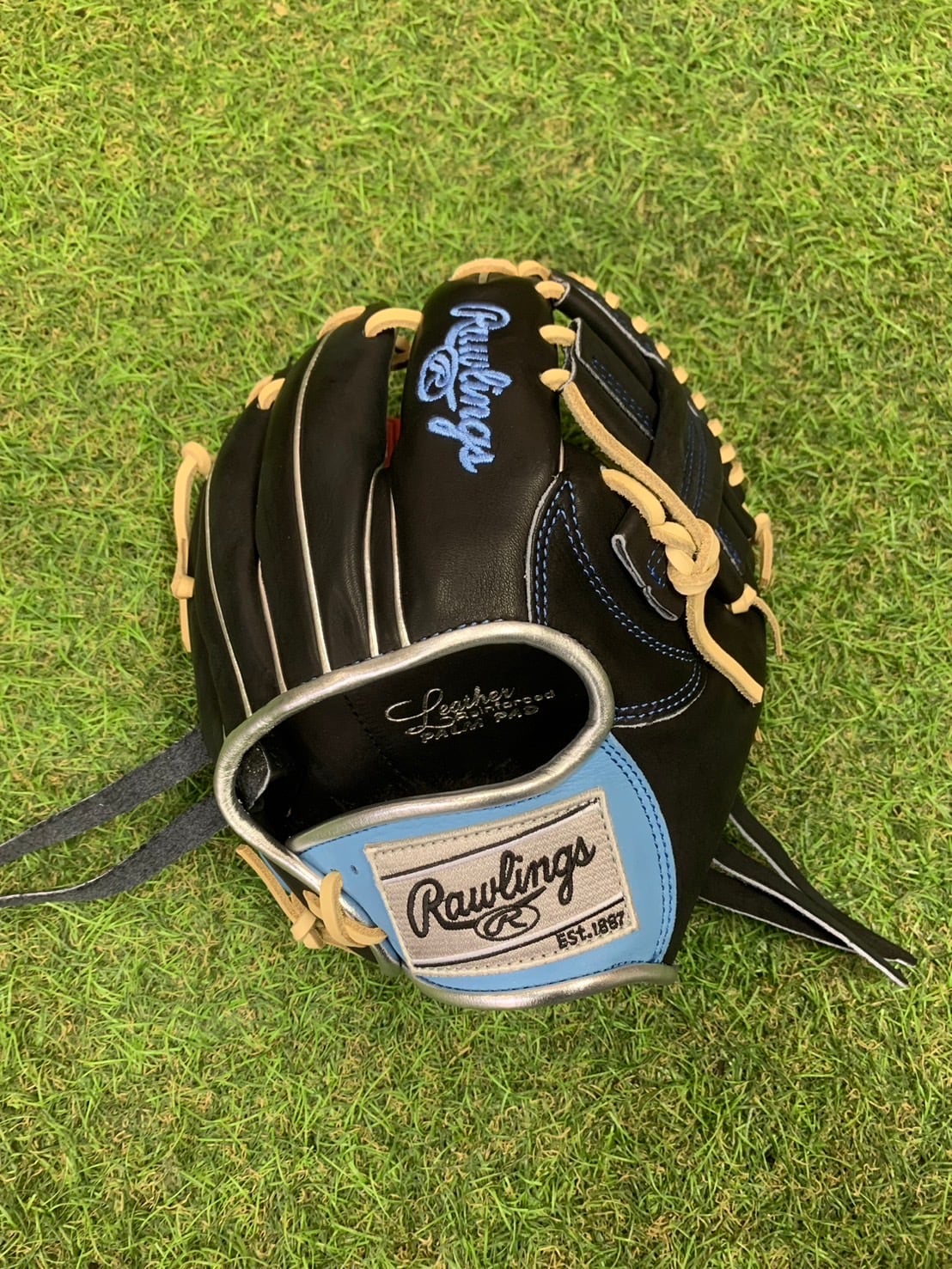 トレーニンググラブ ローリングス ブラック/サックス | Mac's Trainer