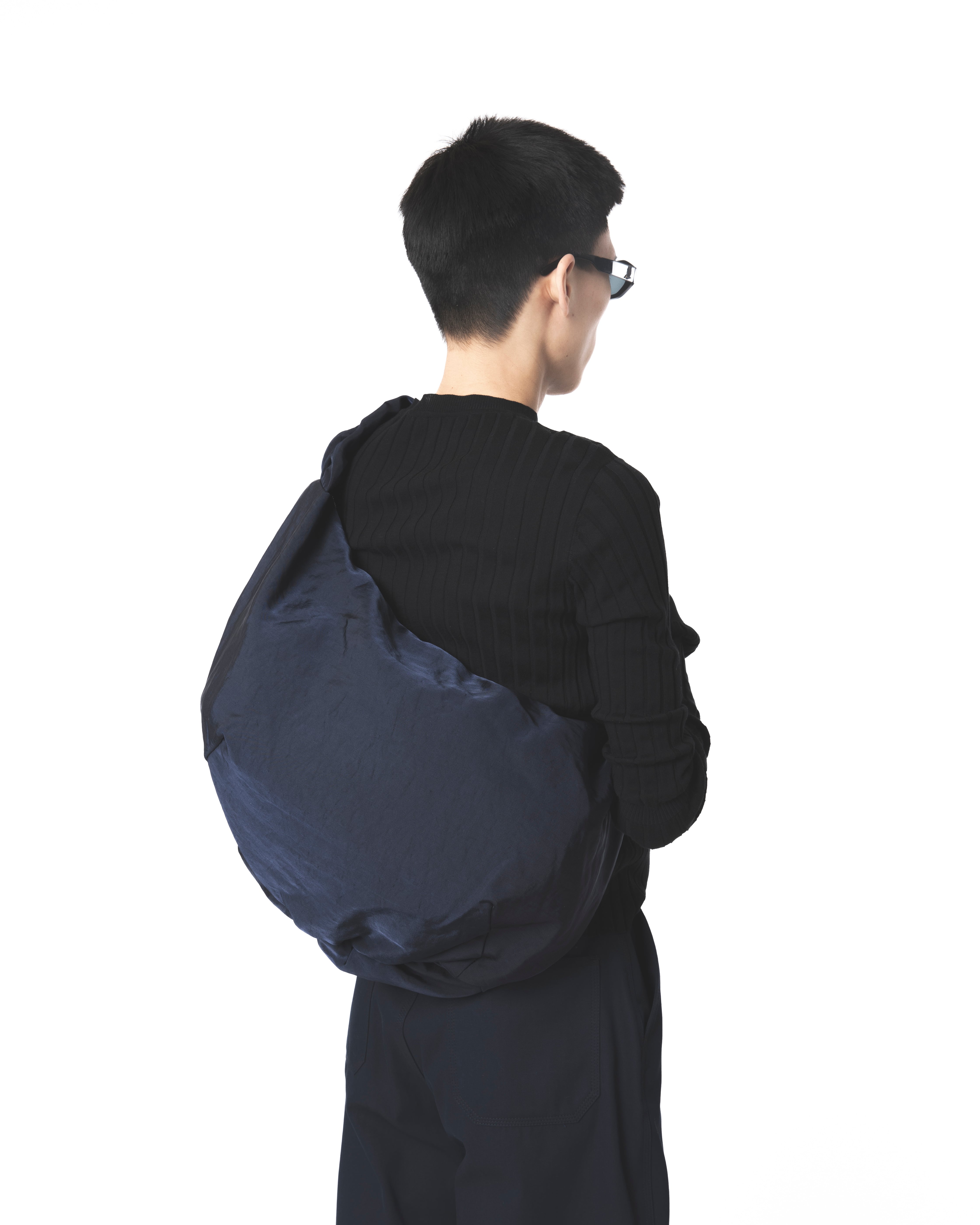 NAVY OFFICE BAG | OUAT